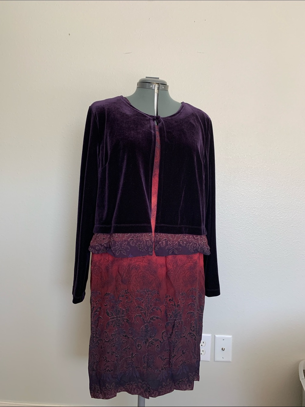 Carole Little Women’s Velvet Like Two-Piece Set Size 14